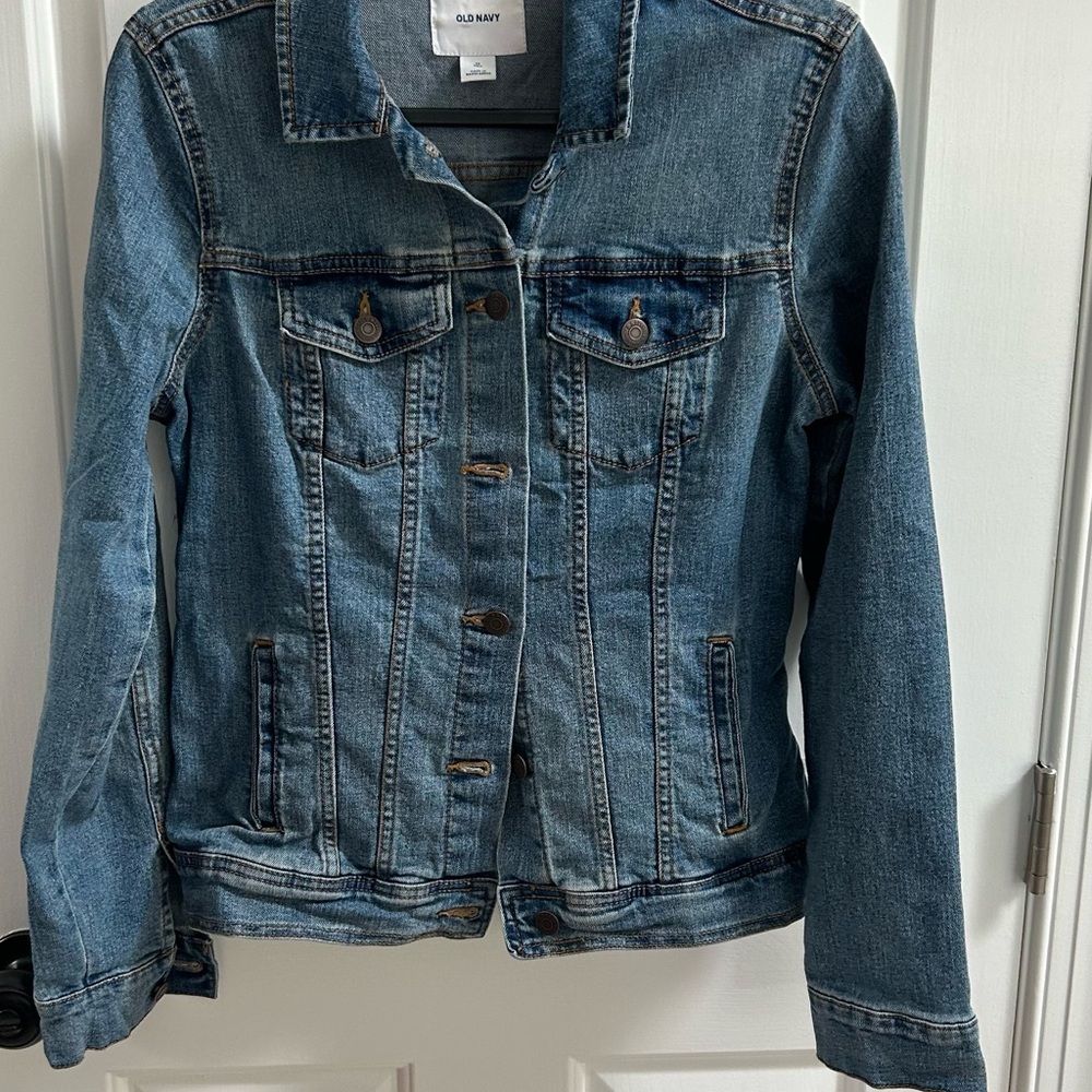 Old Navy Women's Denim Jacket in Classic Blue